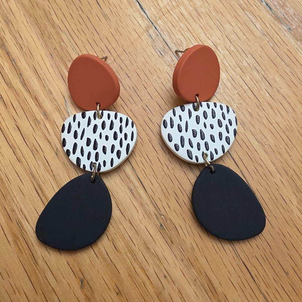 Temu Clay, Spotted & Black Geometric Shape Drop Dangle Earrings